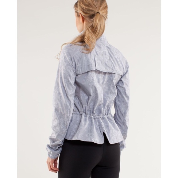 Lululemon Run: Travel to Track Jacket Fossil Grey Zip Up 4 - Picture 2 of 8